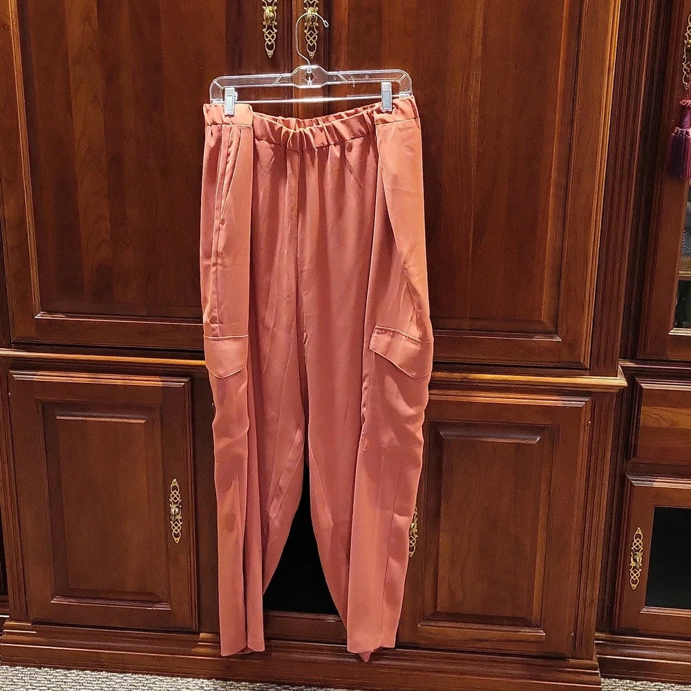 Eloquii Size 24 Coral Dress Cargo Pants - Picture 2 of 5